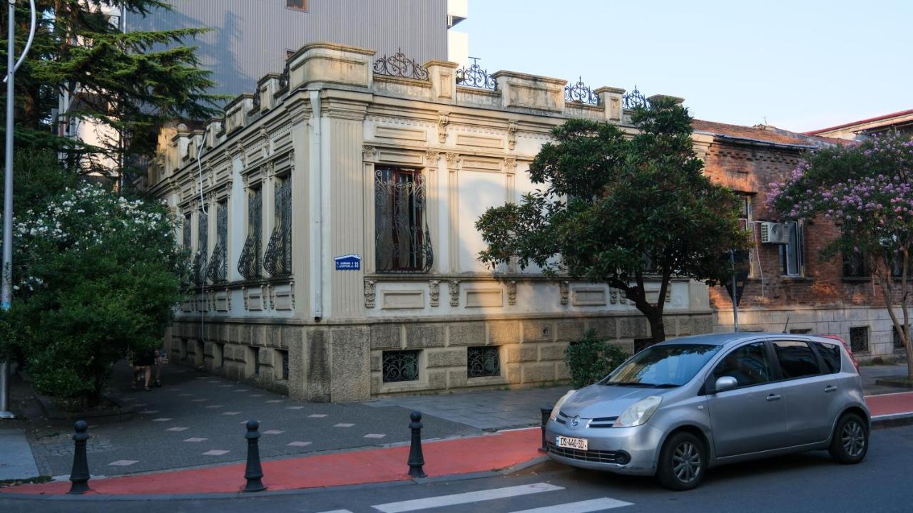 Karvi Hostel & Suites Batumi Exterior foto